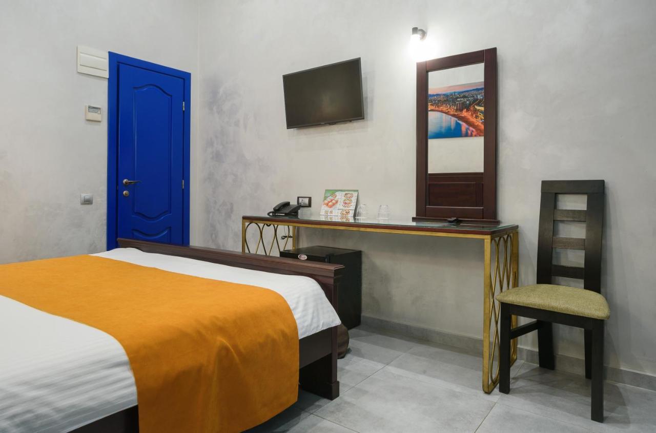 Gaudi stylish hotel Odessa Esterno foto