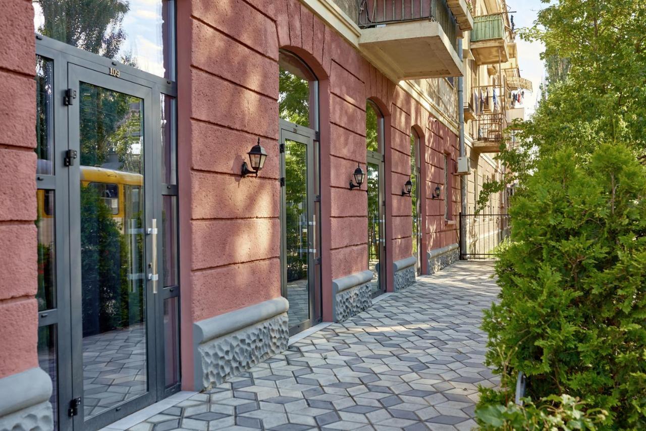 Gaudi stylish hotel Odessa Esterno foto