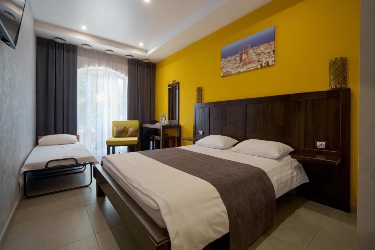 Gaudi stylish hotel Odessa Esterno foto