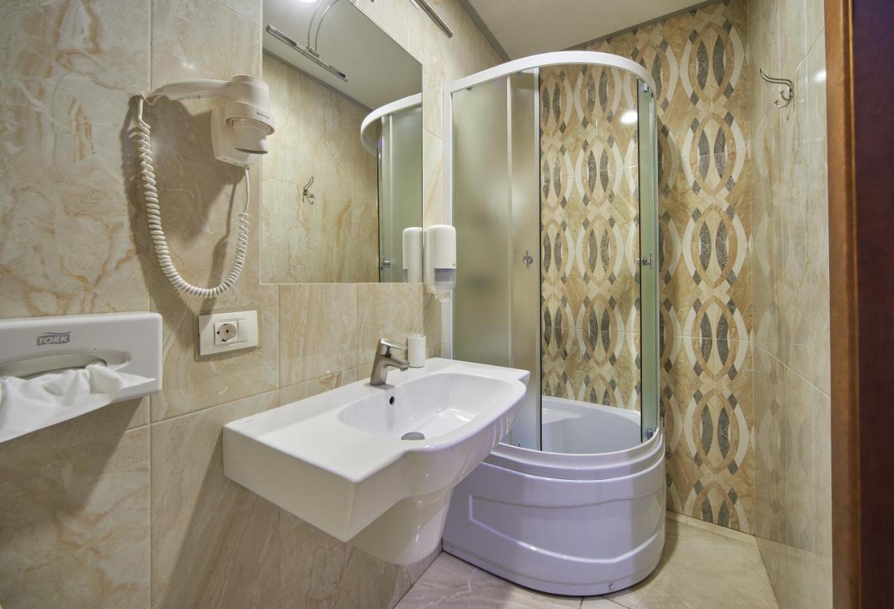 Gaudi stylish hotel Odessa Esterno foto