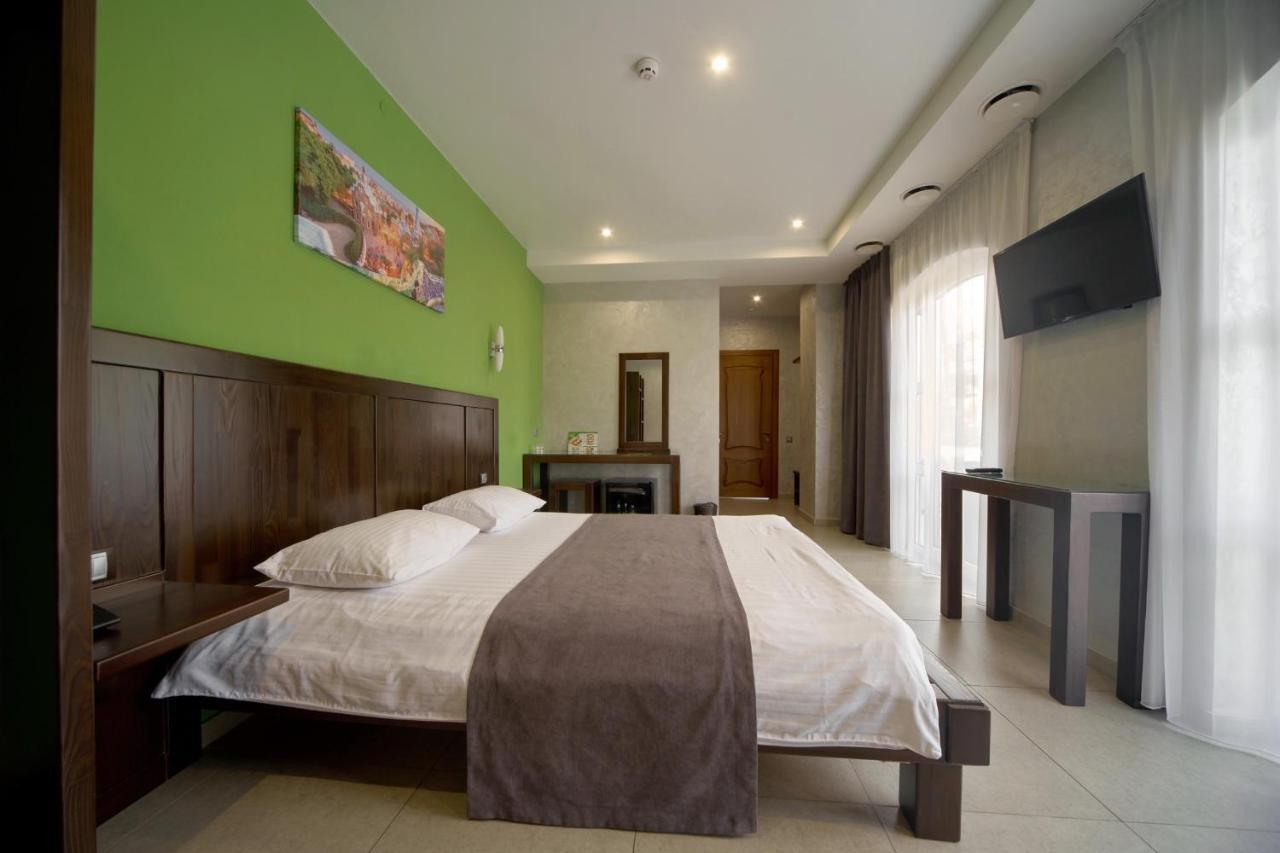 Gaudi stylish hotel Odessa Esterno foto