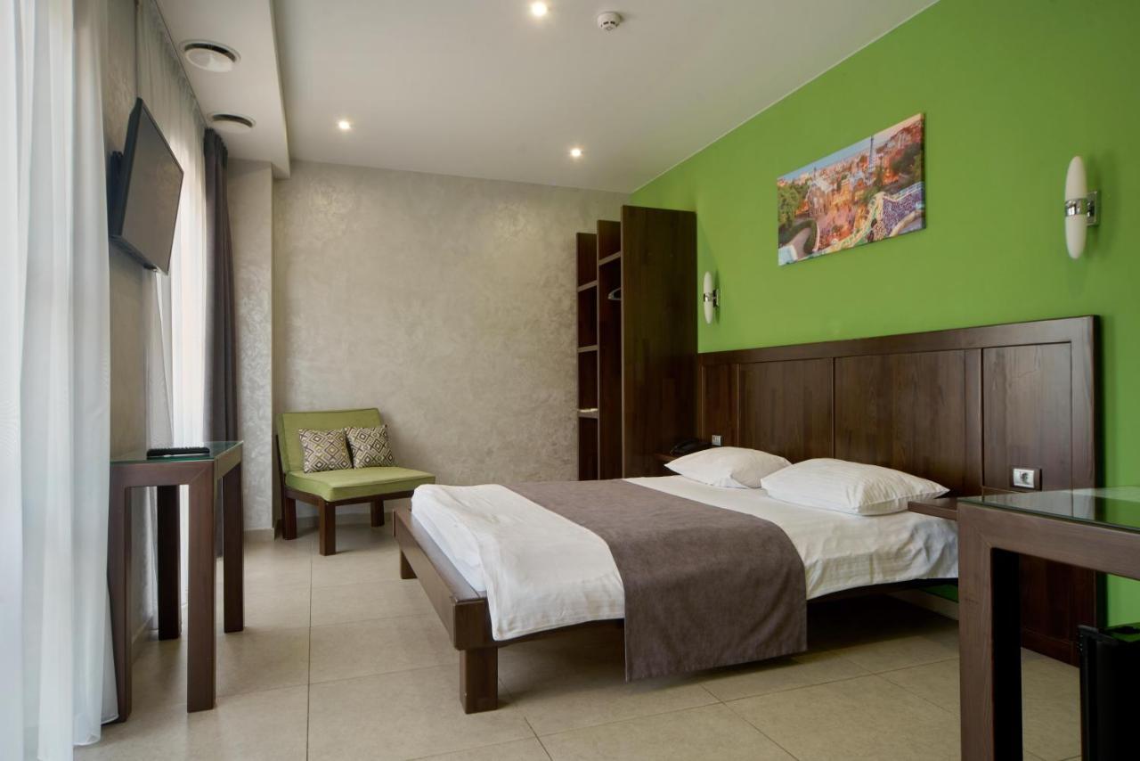 Gaudi stylish hotel Odessa Esterno foto