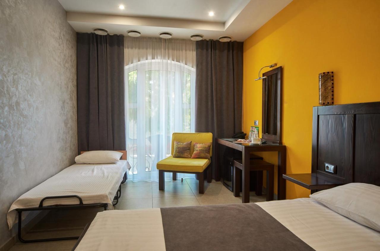 Gaudi stylish hotel Odessa Esterno foto