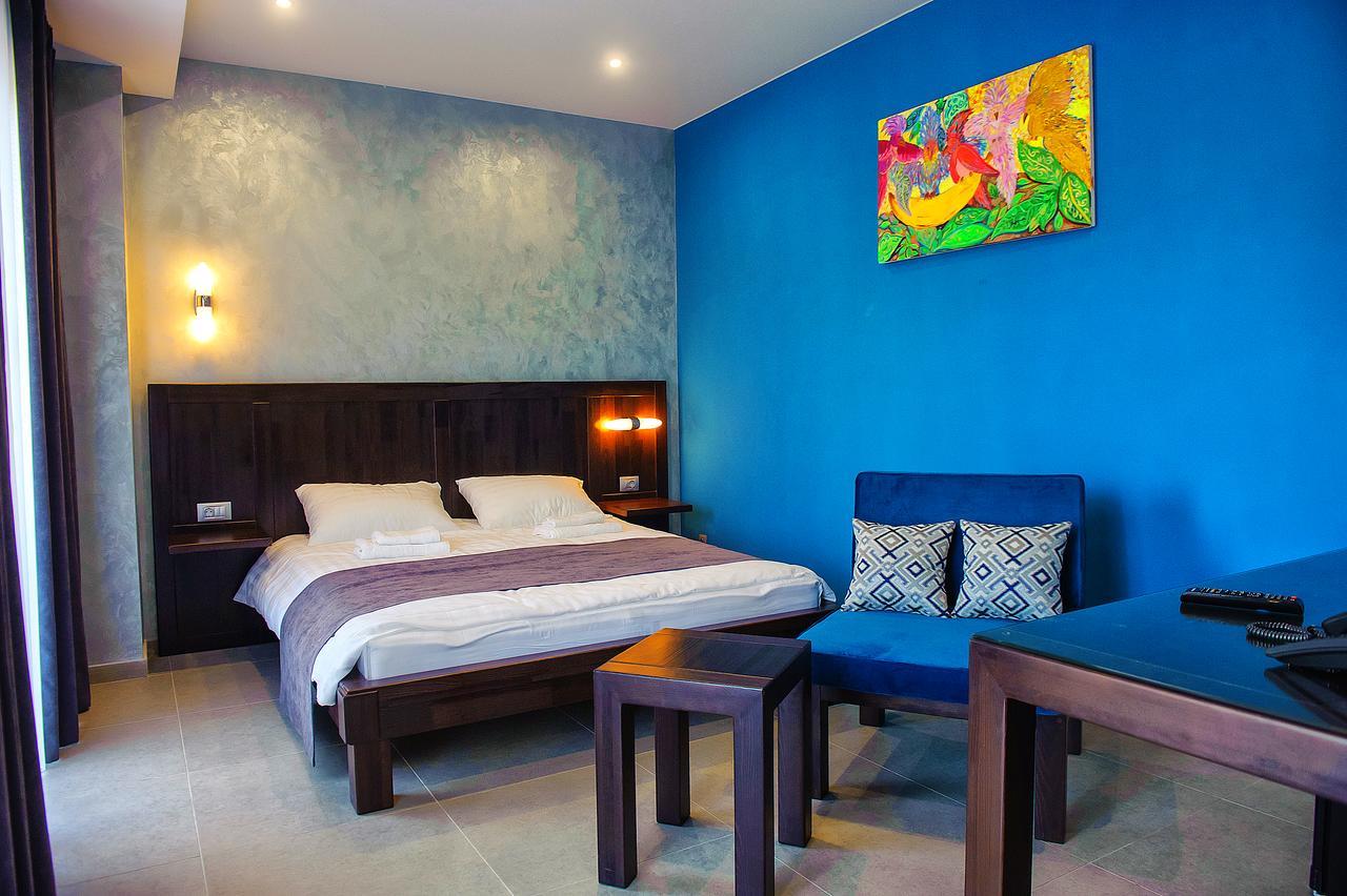 Gaudi stylish hotel Odessa Esterno foto